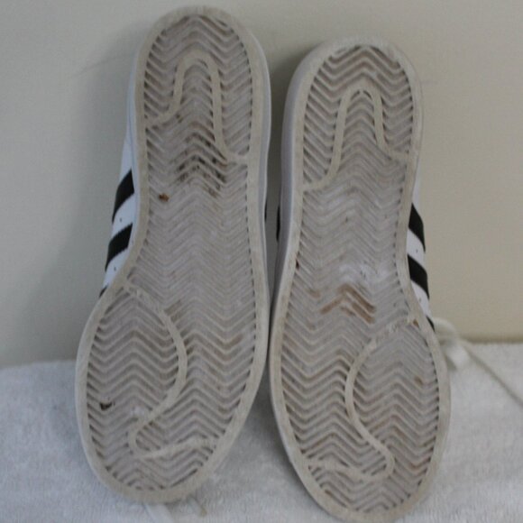 ADIDAS SUPERSTAR UNISEX SNEAKERS SIZE 4-1/2 WHITE WITH BLACK ACCENTS - Picture 3 of 8
